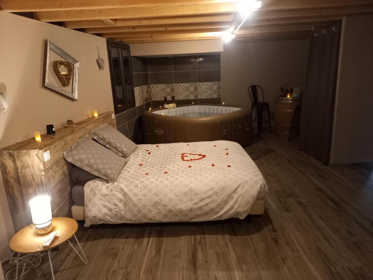 Cosy-Loft Industriel , Jacuzzi , Wifi , 6 Personnes Max Villa Aigues-Vives  Buitenkant foto